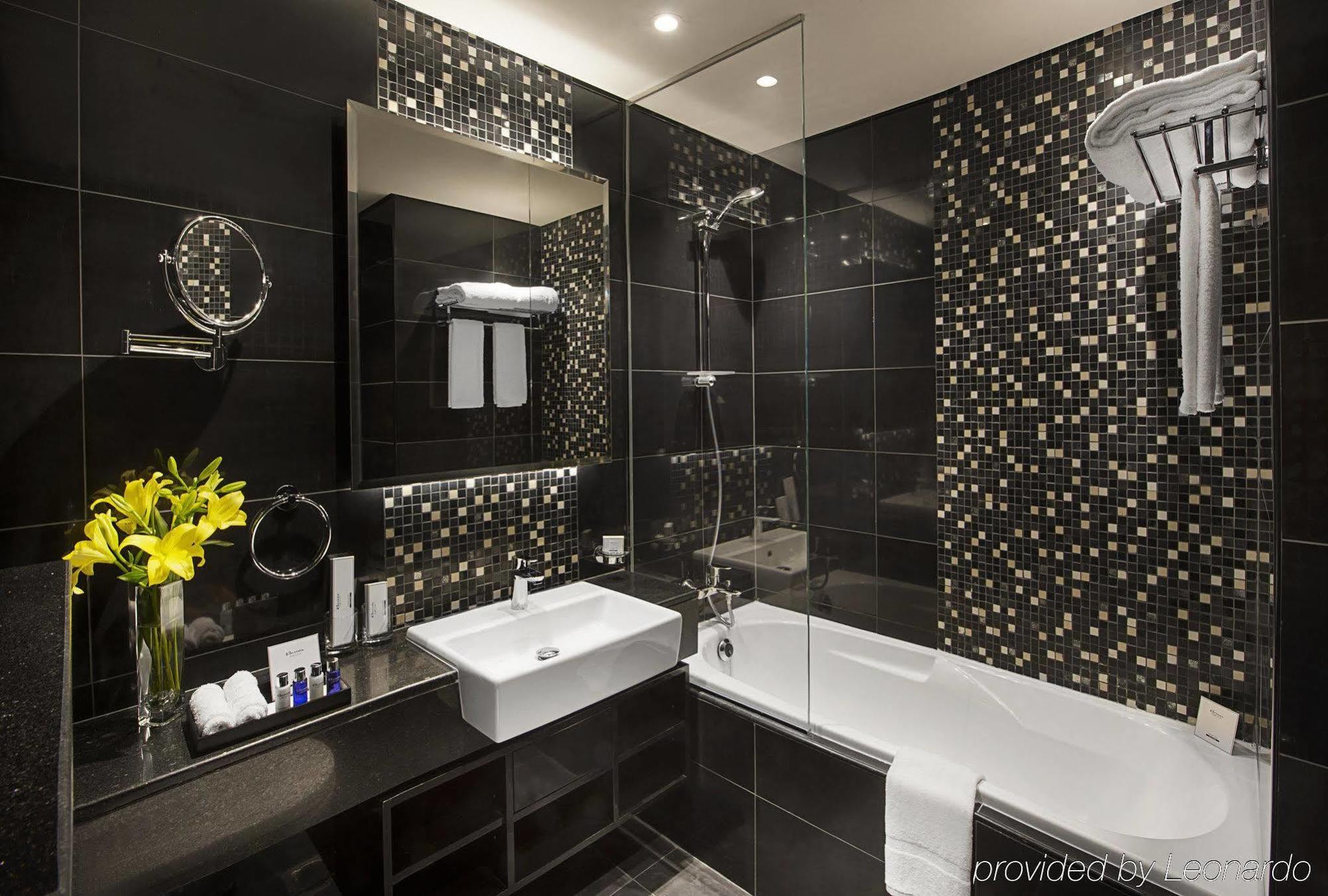 Damac Maison The Vogue Dubai Exterior photo Bathroom